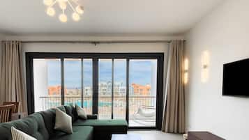 Apartamento básico | Zona de estar | Una televisión