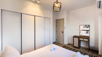 Basic Apartment | 1 bedroom, iron/ironing board, bed sheets