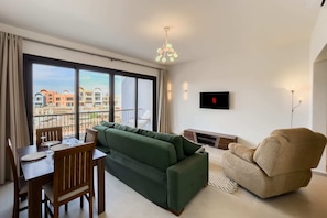 Basic Apartment | Living area