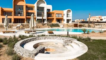 Basic Apartment | Pool