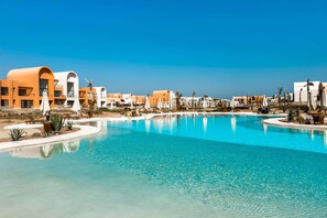 Basic Apartment | Pool