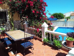 Outdoor dining - Beautiful Andalusian-style villa with private pool (Romeral)