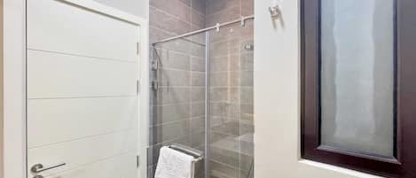 Basic Villa | Bathroom | Eco-friendly toiletries, hair dryer, towels, soap