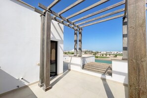Basic Villa | Terrace/patio - Xuru Stays I Poised & Pearly 3 BDR Villa @ Cyan El Gouna (El Gouna)