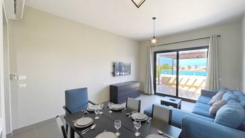 Basic Villa | Dining