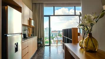 Studio (The Club) | Minibar, iron/ironing board, bed sheets