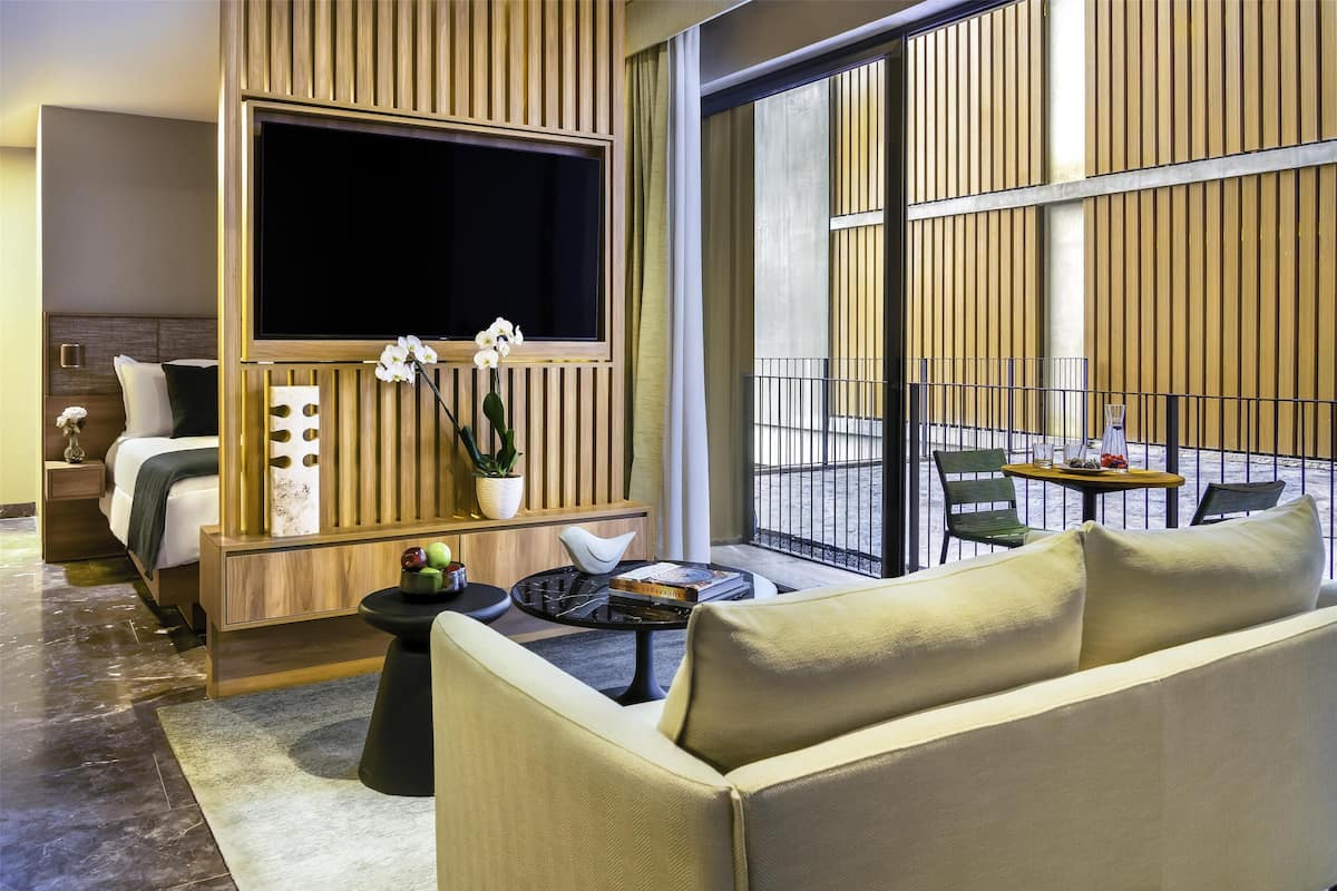 Estudio (Premium) | Minibar, escritorio, tabla de planchar con plancha