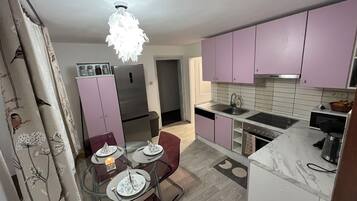 Micro-ondes, four, plaque de cuisson, lave-vaisselle