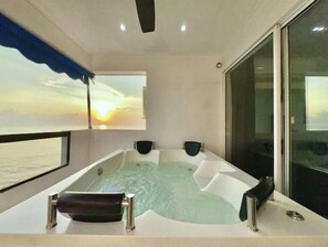 Indoor spa tub