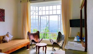 Deluxe Triple Room, Mountain View | Premium bedding, memory foam beds, individually decorated