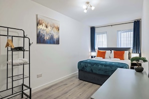 1 chambre, fer et planche à repasser, lit de bébé portatif, Wi-Fi