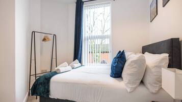 2 bedrooms, iron/ironing board, travel cot, WiFi