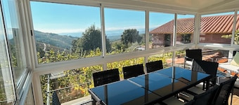 Country House 'Vale Dos Vascos' with Mountain View, Wi-Fi and Air Conditioning