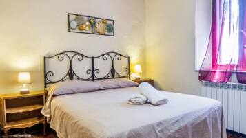 1 bedroom, WiFi, bed sheets