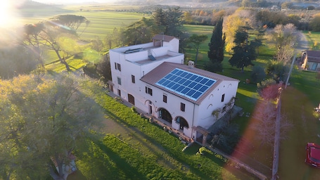 Exterior. Room 'La Concia - Spiga' with Shared Garden and Wi-Fi