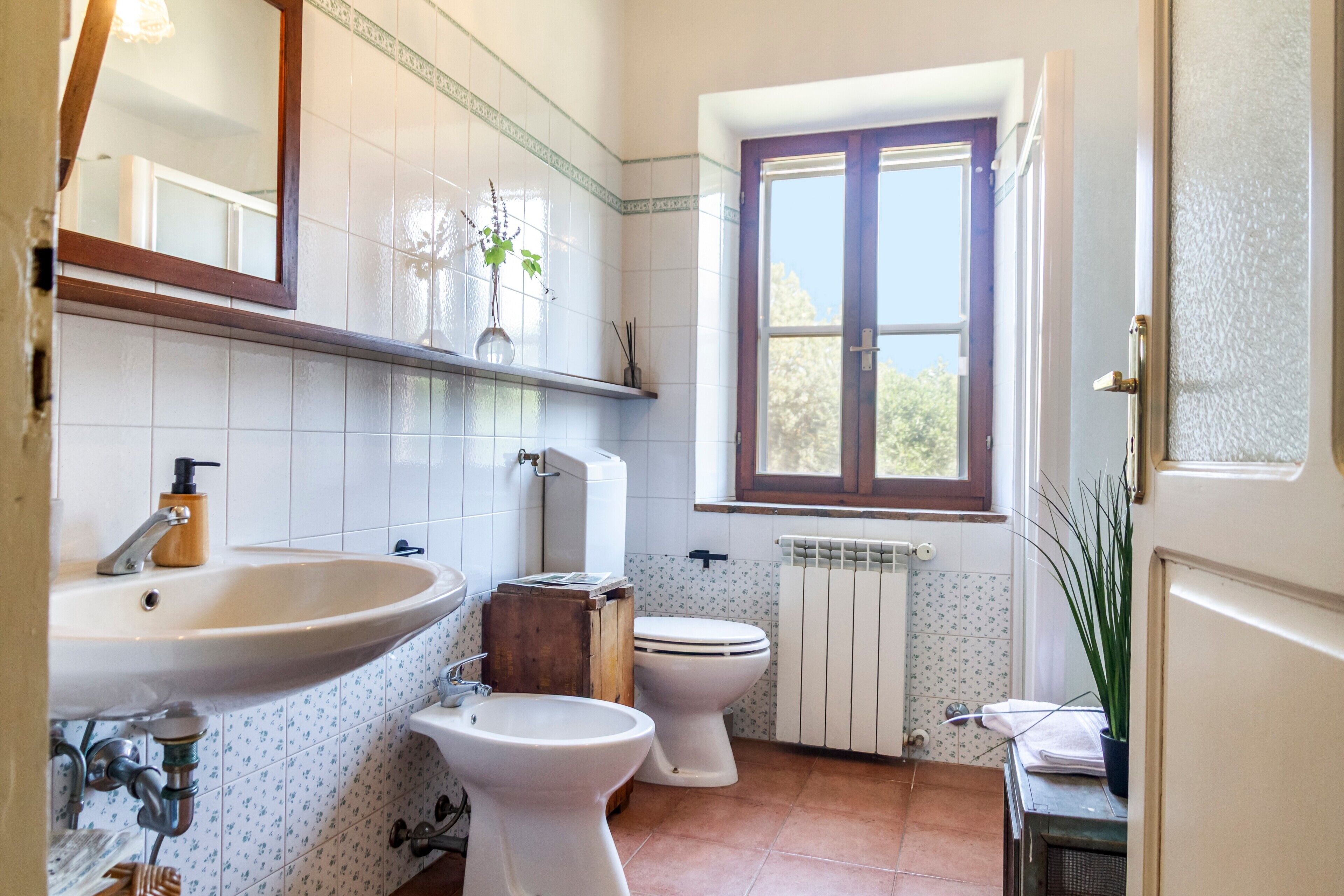 Een douche, een haardroger, handdoeken