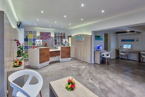 Lobby - Romantic Island Stay with Beach Access & Guided Ocean Excursions (Grand-Case)