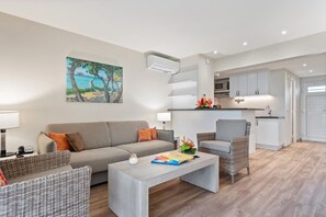 TV - Grand Case Getaway | Ocean Views, Yoga, Pool & Creole Rock Watersports (Grand-Case)