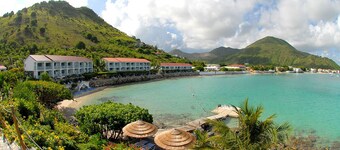 Serene Beachfront Suite| Private Beaches, Balcony Views & Water Adventures