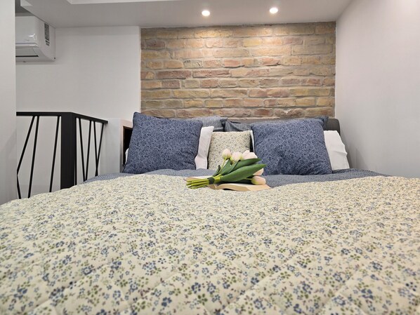 1 dormitorio, tabla de planchar con plancha, cuna de viaje y wifi gratis