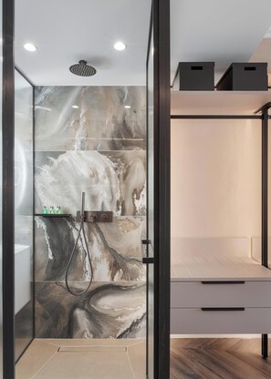 Classic Suite, Balcony, Mountain View | Bathroom | Shower, rainfall showerhead, eco-friendly toiletries, hair dryer - Acropolis Luxury Athens Suites (Athens)