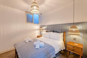 2 bedrooms, iron/ironing board, travel cot, free WiFi