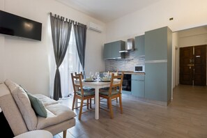 Interior - GuestHost - Roby's Home (Cagliari)
