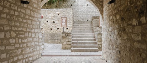 Enceinte de l’hébergement