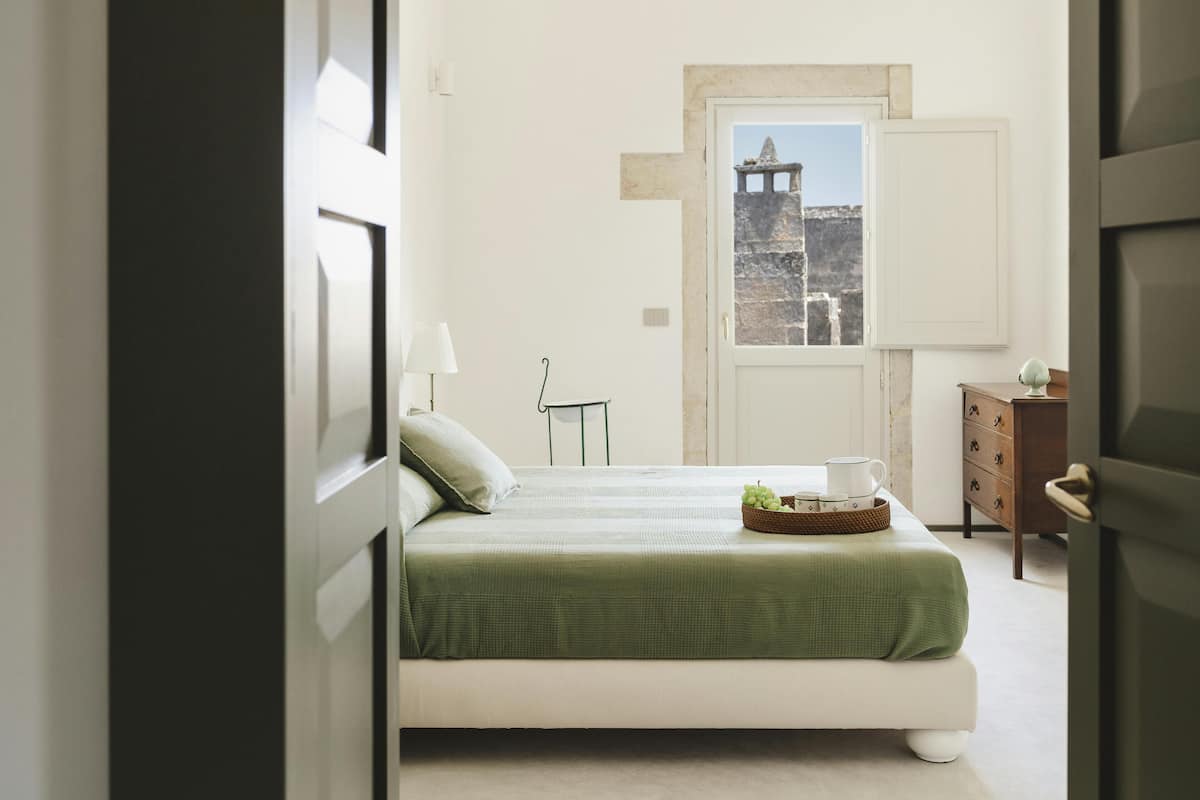 Exclusive Suite, 1 Bedroom, Kitchenette | Frette Italian sheets, premium bedding, pillowtop beds, blackout drapes