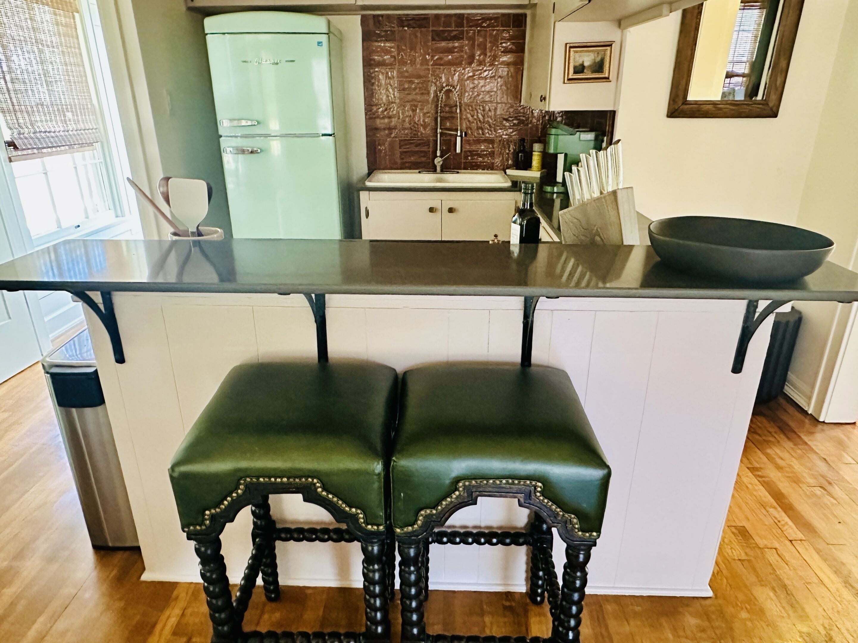 Deluxe Duplex, Ensuite, Garden View | Private kitchen | Full-size fridge, electric kettle, toaster