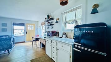 Luxury Chalet, Garden View | Private kitchen