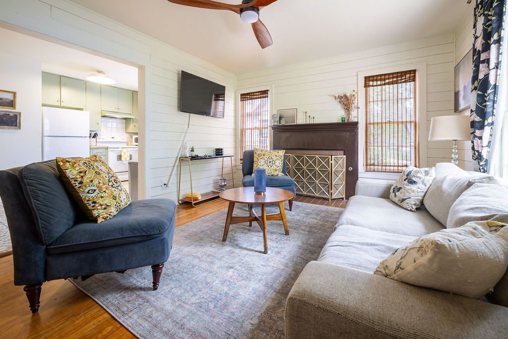 Deluxe Cottage, Garden View | Lounge