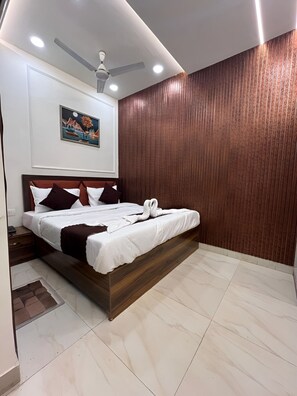 Deluxe Double Room, City View | Free WiFi - Hotel The Taj Park Way (Agra)