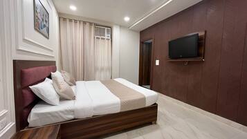 Deluxe Double Room, City View | Free WiFi
