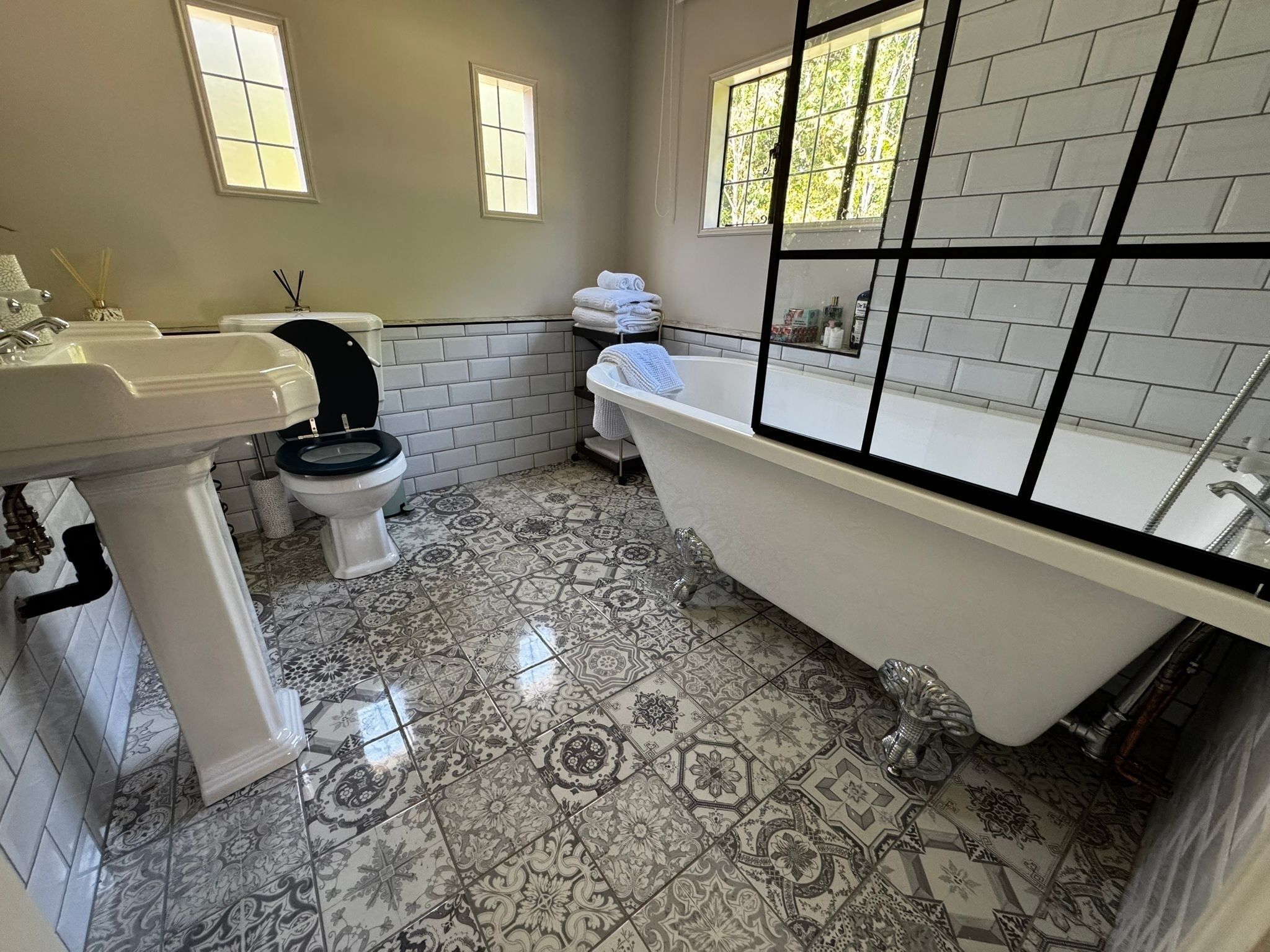 Asciugamani, sapone, carta igienica