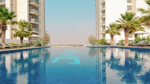 Outdoor pool - KeyRock Living - Premium Apt with Pool (Dubai)