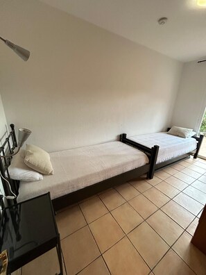 4 室のベッドルーム、アイロン / アイロン台、WiFi