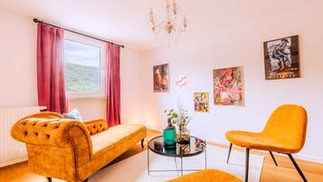 Fernseher, Videospiele, DVD-Player, Stereoanlage