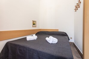 1 quarto, Wi-Fi de cortesia, roupa de cama