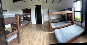 5 bedrooms, free WiFi, bed sheets