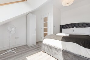 3 bedrooms, iron/ironing board, free WiFi, bed sheets