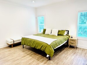 3 chambres, fer et planche à repasser, Wi-Fi, draps fournis