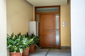 Exterior - Happy Central Apartment 1 (Alba)