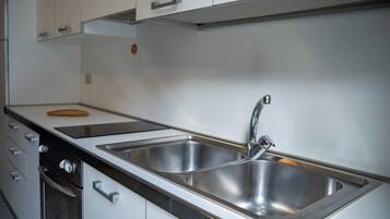 KylskÄp, mikrovÄgsugn, ugn och spishÀll