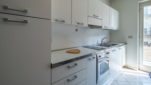 Coffee/tea maker, fridge, microwave, oven - Happy Central Apartment 2 (Alba)