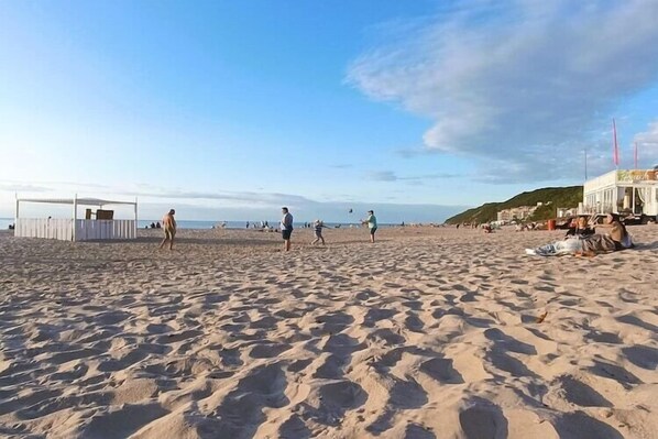 Una playa cerca
