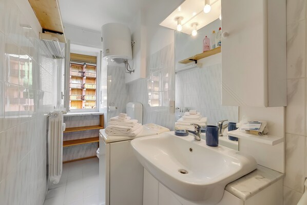 Standard Studio, Mountain View (Hermitage Studio - close to ski) | Bathroom