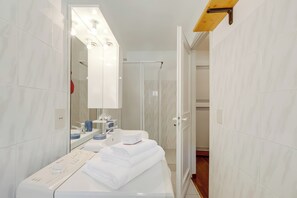 Standard-Studio, Bergblick (Hermitage Studio - close to ski) | Badezimmer