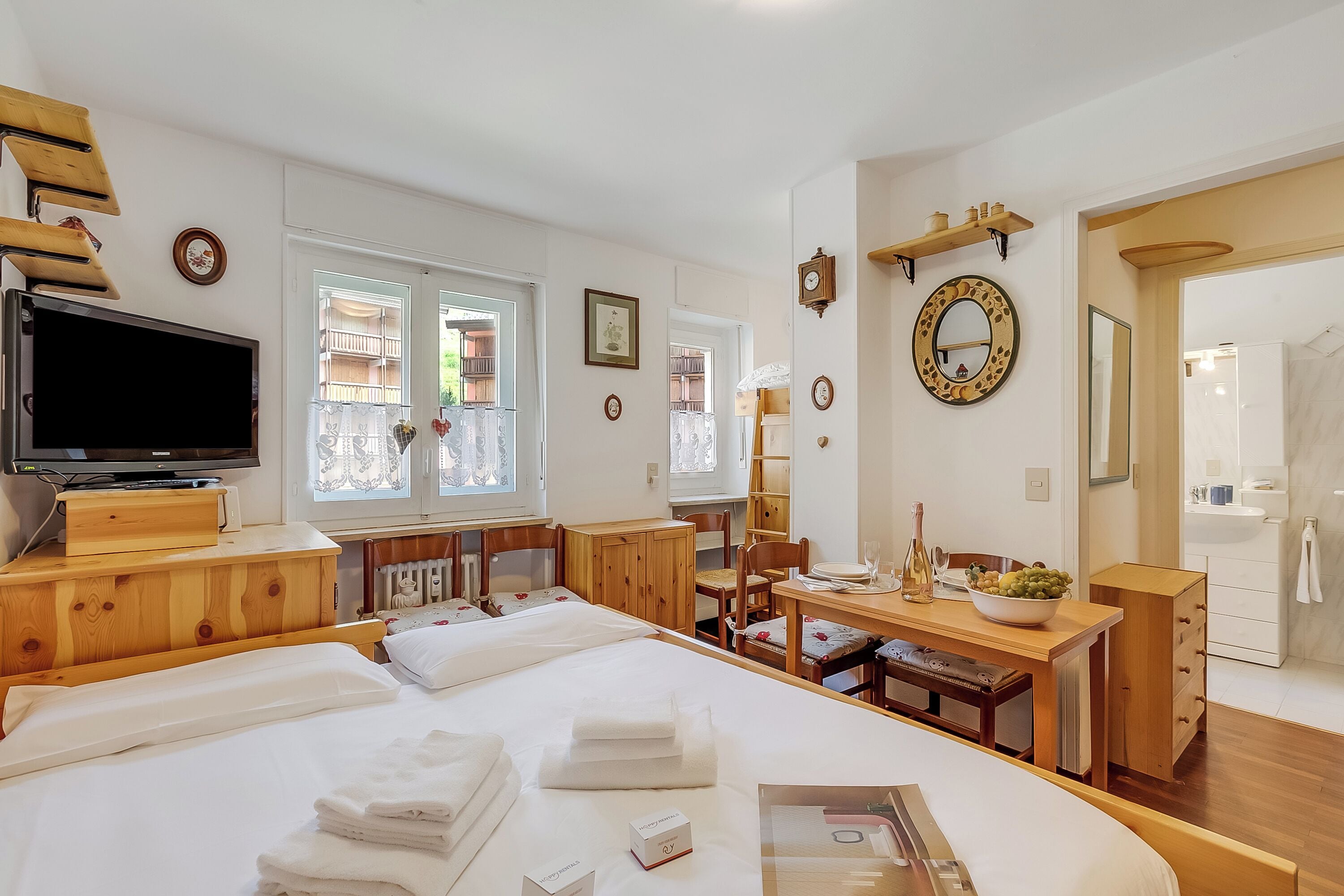 Standard Studio, Mountain View (Hermitage Studio - close to ski) | Free WiFi, bed sheets