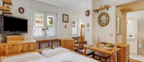 Standard Studio, Mountain View (Hermitage Studio - close to ski) | Free WiFi, bed sheets